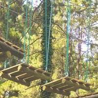 PUENTE SUSPENDIDO  PARA ARBORISMO. PUENTE DE PLATAFORMAS SUSPENDIDAS.