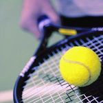 Raquetes e bolas de tênis