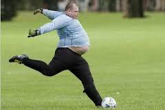 gordos jugando al fútbol 4